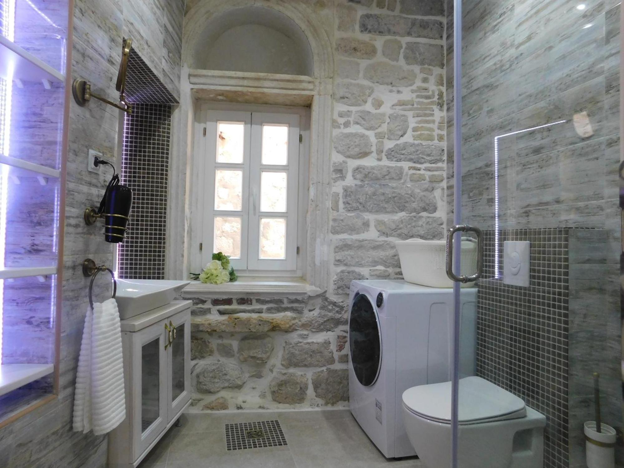 P.S. Cattaro Apartments Luaran gambar