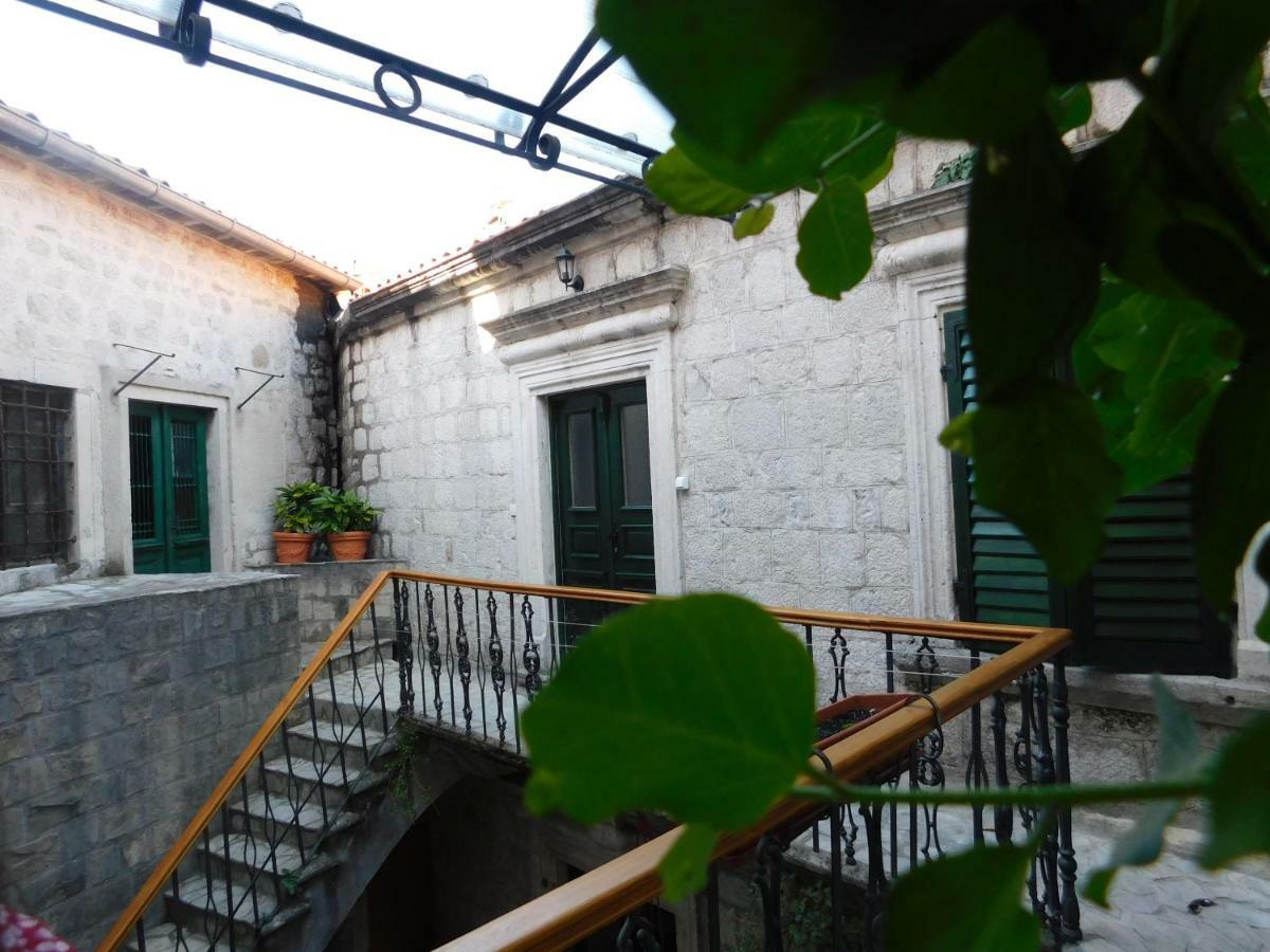 P.S. Cattaro Apartments Luaran gambar